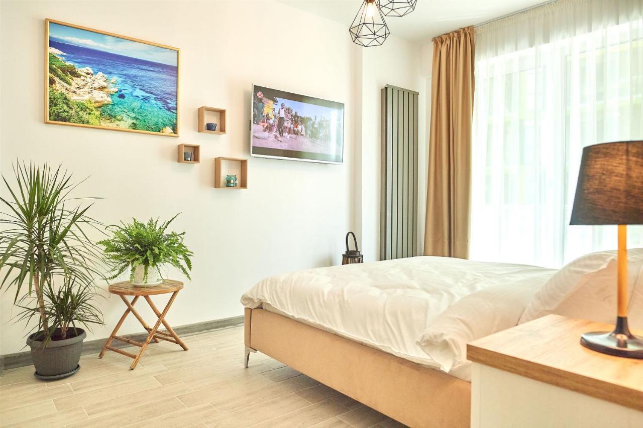 Sole Apartment Spa N Pools Beach Resort Năvodari Exterior foto