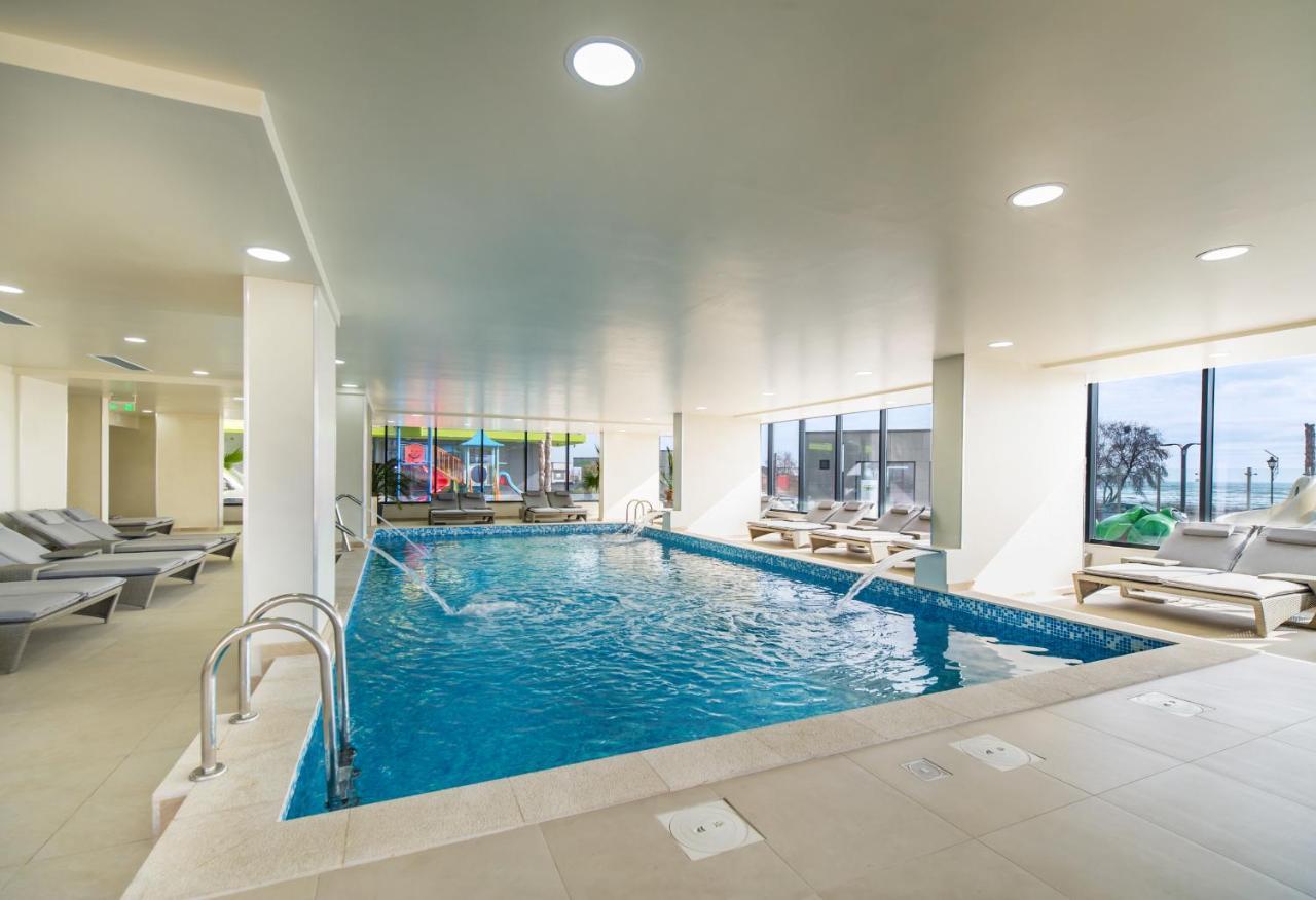 Sole Apartment Spa N Pools Beach Resort Năvodari Exterior foto
